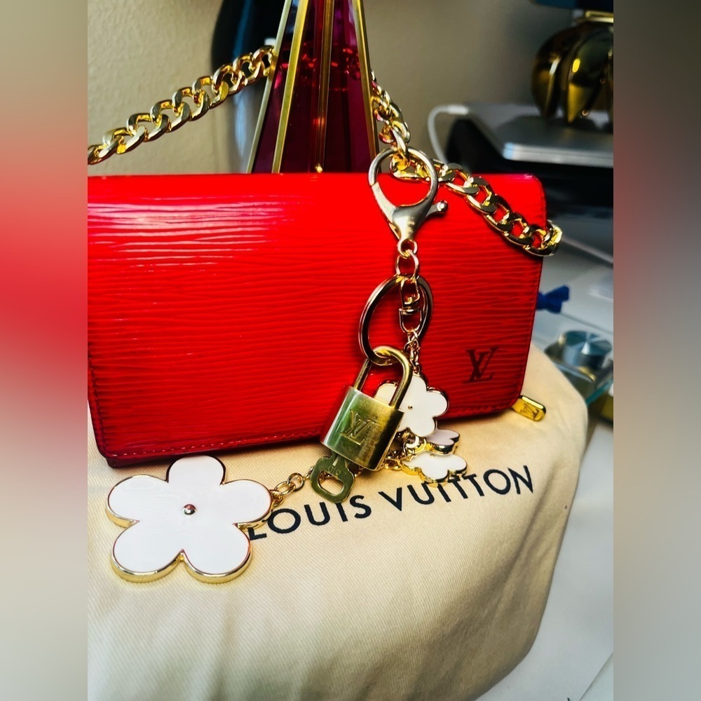 Authentic Louis Vuitton Lock & Key only #310 - Picture 5 of 9